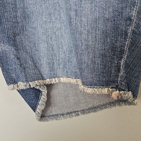 Torrid Classic Blue Summer Denim Cut Off Stretch Shorts Size 14 - Picture 4 of 6